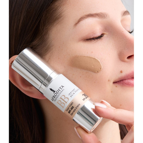 Afrodita MULTIACTIVE BB Szinezett Anti-Age krém SPF 20 2.0